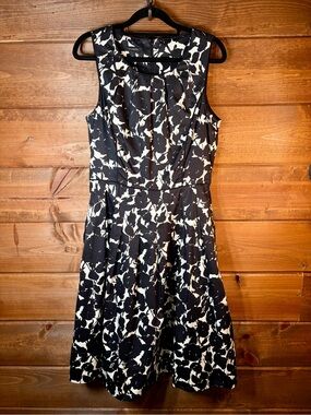 Talbots Black & White 100% Cotton Floral Fit-and-Flare Midi Dress Size 6 💕🖤